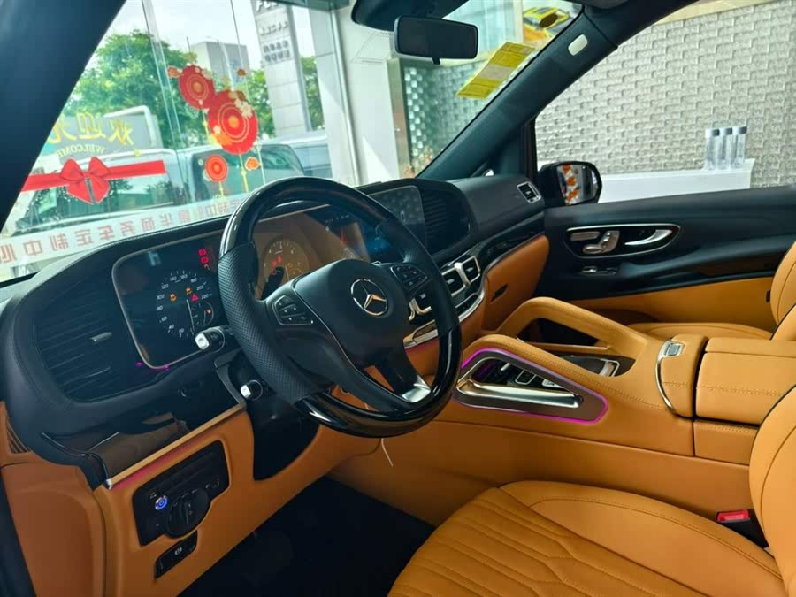 Discover undefined undefined Exterior Interior Images.Find all aspects and details of cars.