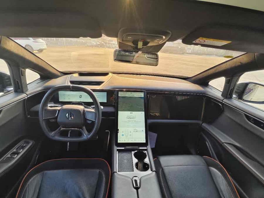 Discover undefined undefined Exterior Interior Images.Find all aspects and details of cars.