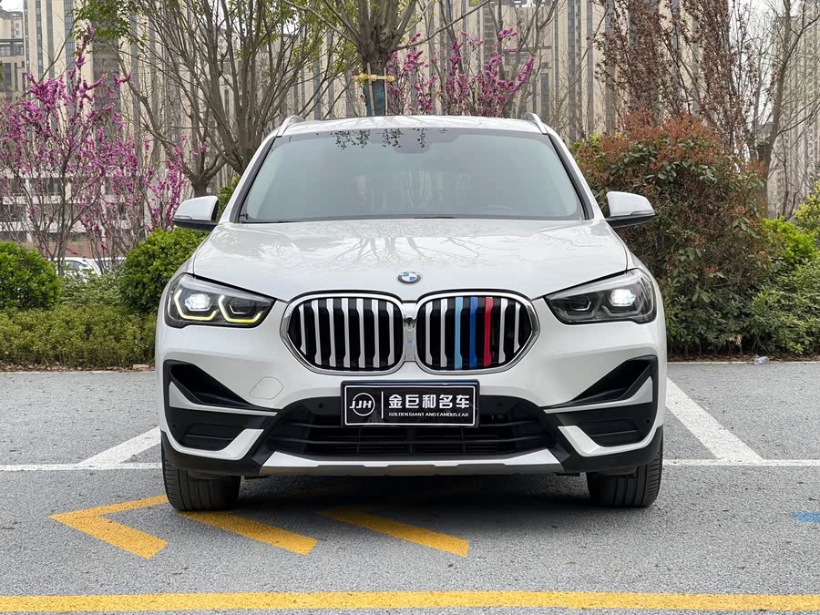 Discover undefined undefined Exterior Interior Images.Find all aspects and details of cars.