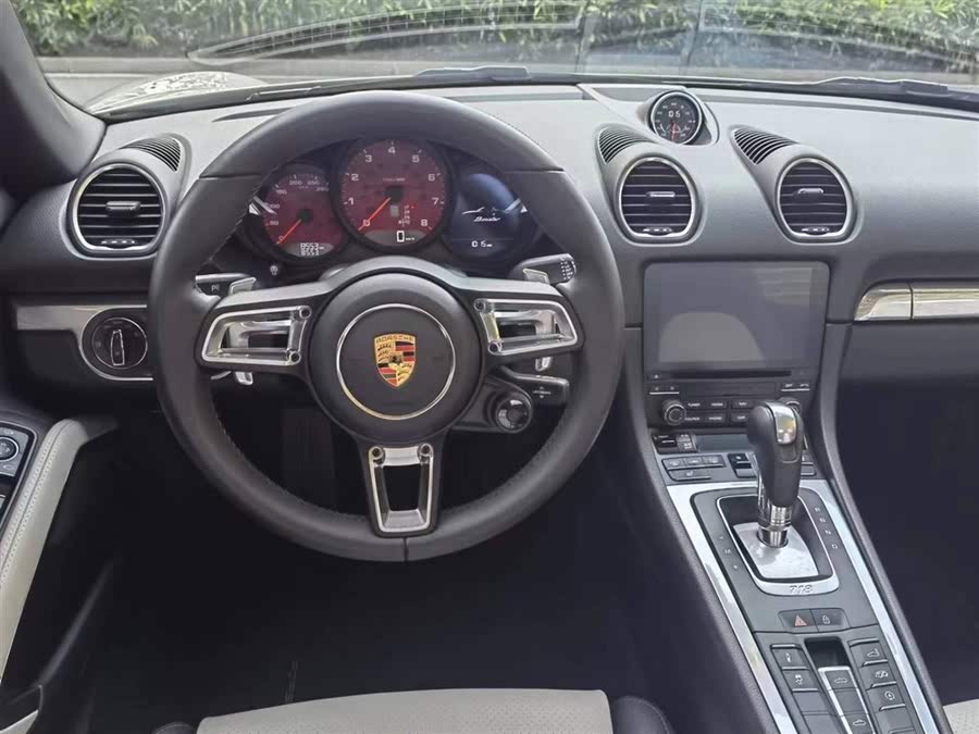 Discover undefined undefined Exterior Interior Images.Find all aspects and details of cars.