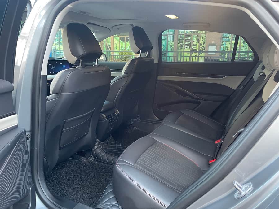 Discover undefined undefined Exterior Interior Images.Find all aspects and details of cars.