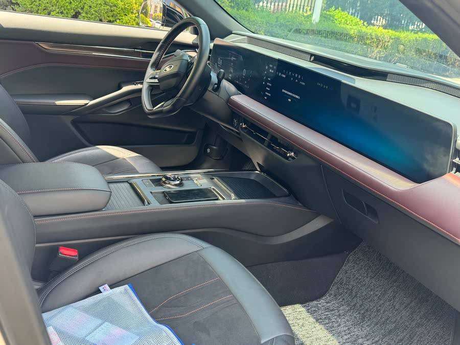 Discover undefined undefined Exterior Interior Images.Find all aspects and details of cars.