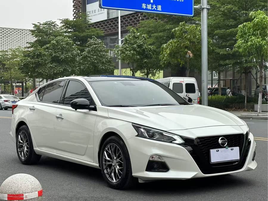 Discover undefined undefined Exterior Interior Images.Find all aspects and details of cars.