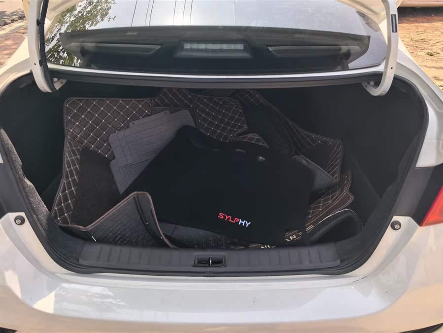 Discover undefined undefined Exterior Interior Images.Find all aspects and details of cars.