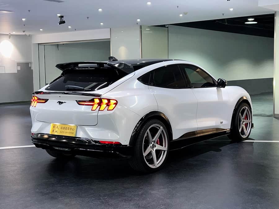 Discover undefined undefined Exterior Interior Images.Find all aspects and details of cars.