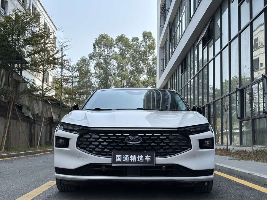 Discover undefined undefined Exterior Interior Images.Find all aspects and details of cars.