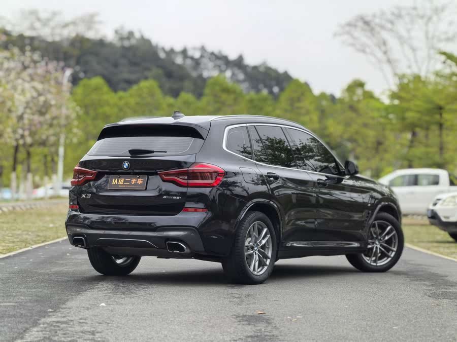 Discover undefined undefined Exterior Interior Images.Find all aspects and details of cars.