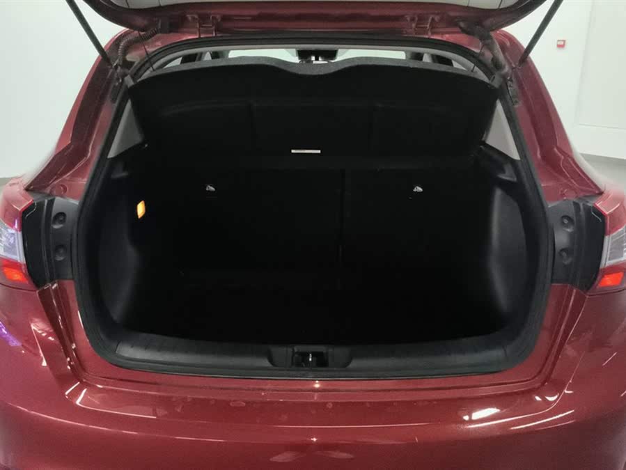 Discover undefined undefined Exterior Interior Images.Find all aspects and details of cars.