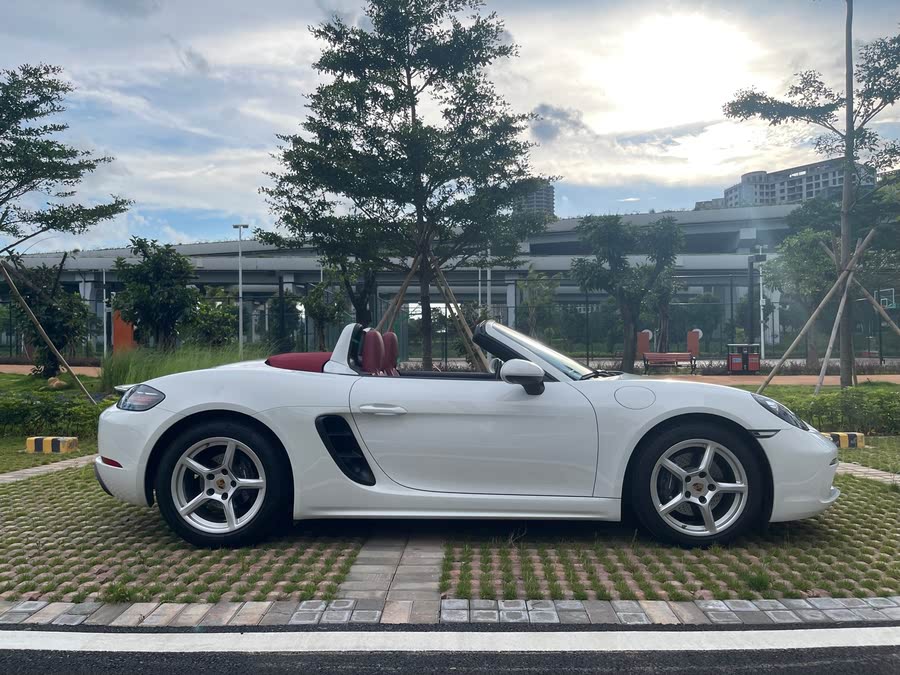 Discover undefined undefined Exterior Interior Images.Find all aspects and details of cars.