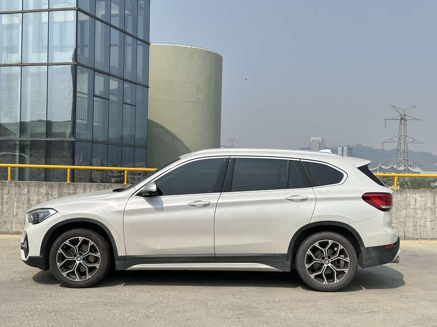 Discover undefined undefined Exterior Interior Images.Find all aspects and details of cars.