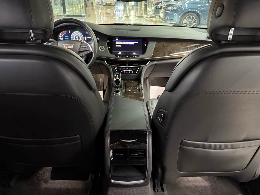 Discover undefined undefined Exterior Interior Images.Find all aspects and details of cars.