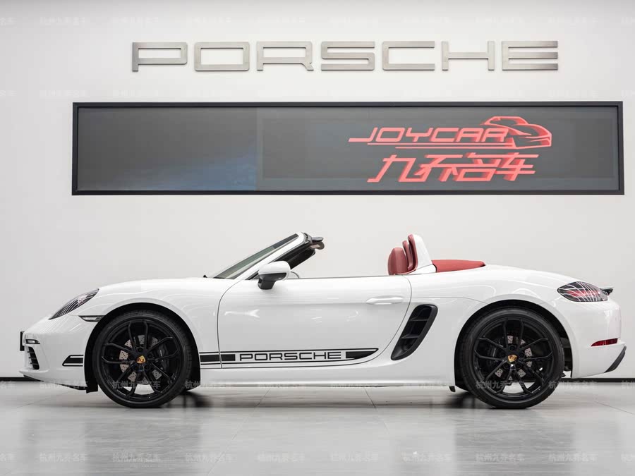 Discover undefined undefined Exterior Interior Images.Find all aspects and details of cars.