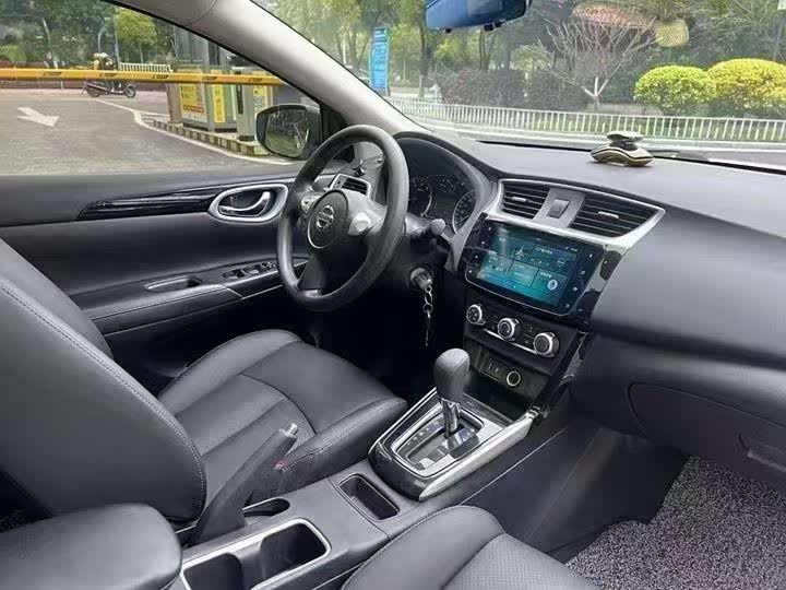Discover undefined undefined Exterior Interior Images.Find all aspects and details of cars.