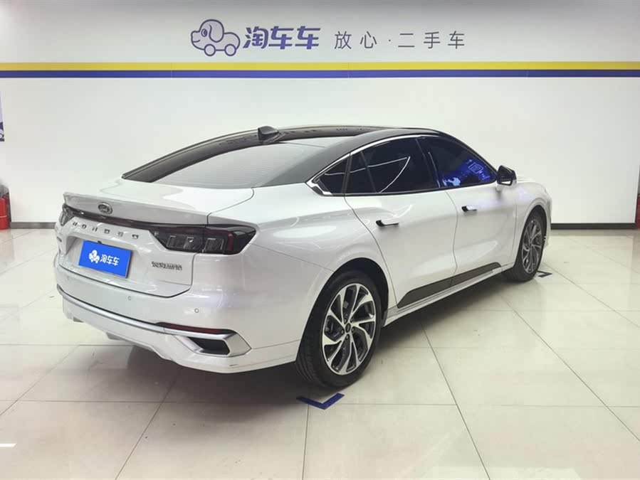 Discover undefined undefined Exterior Interior Images.Find all aspects and details of cars.