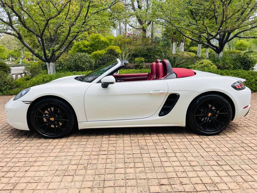 Discover undefined undefined Exterior Interior Images.Find all aspects and details of cars.