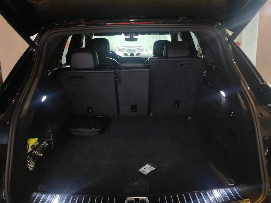 Discover undefined undefined Exterior Interior Images.Find all aspects and details of cars.