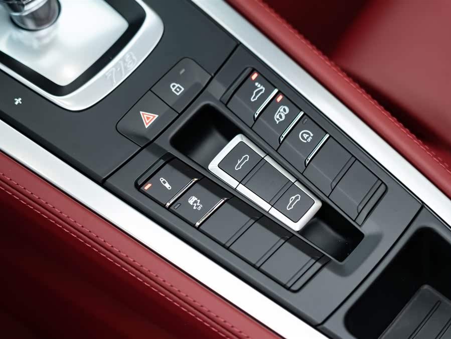 Discover undefined undefined Exterior Interior Images.Find all aspects and details of cars.