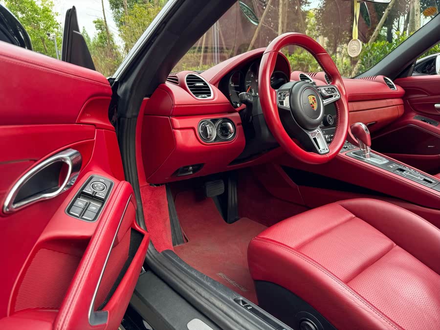 Discover undefined undefined Exterior Interior Images.Find all aspects and details of cars.