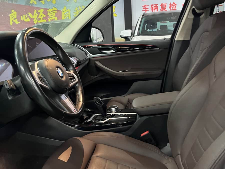 Discover undefined undefined Exterior Interior Images.Find all aspects and details of cars.