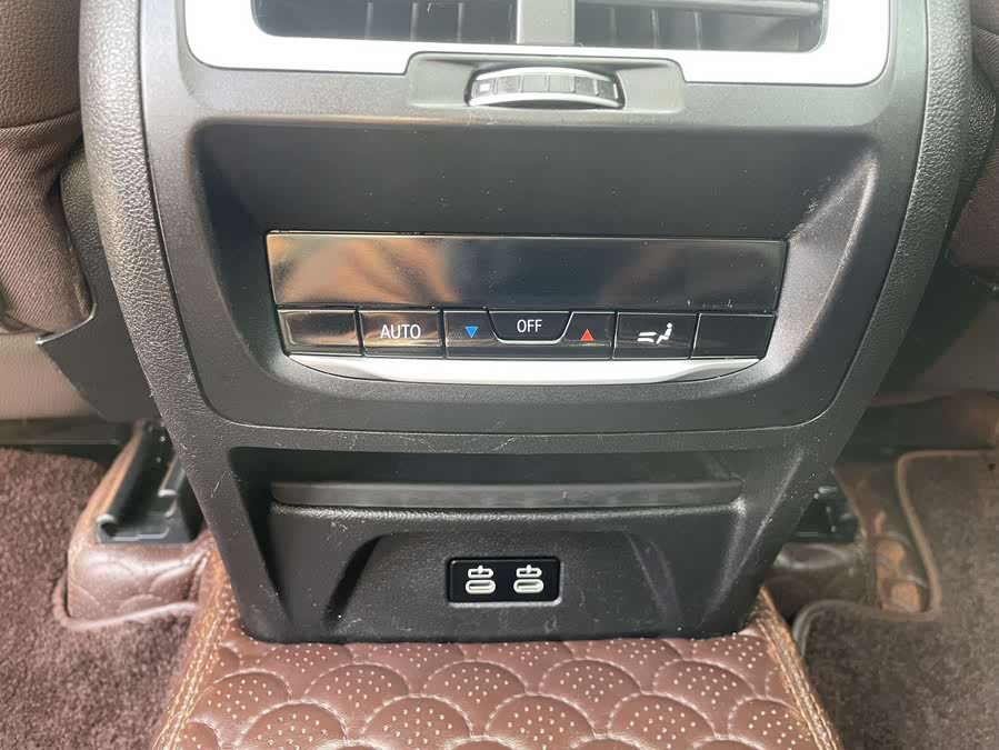Discover undefined undefined Exterior Interior Images.Find all aspects and details of cars.