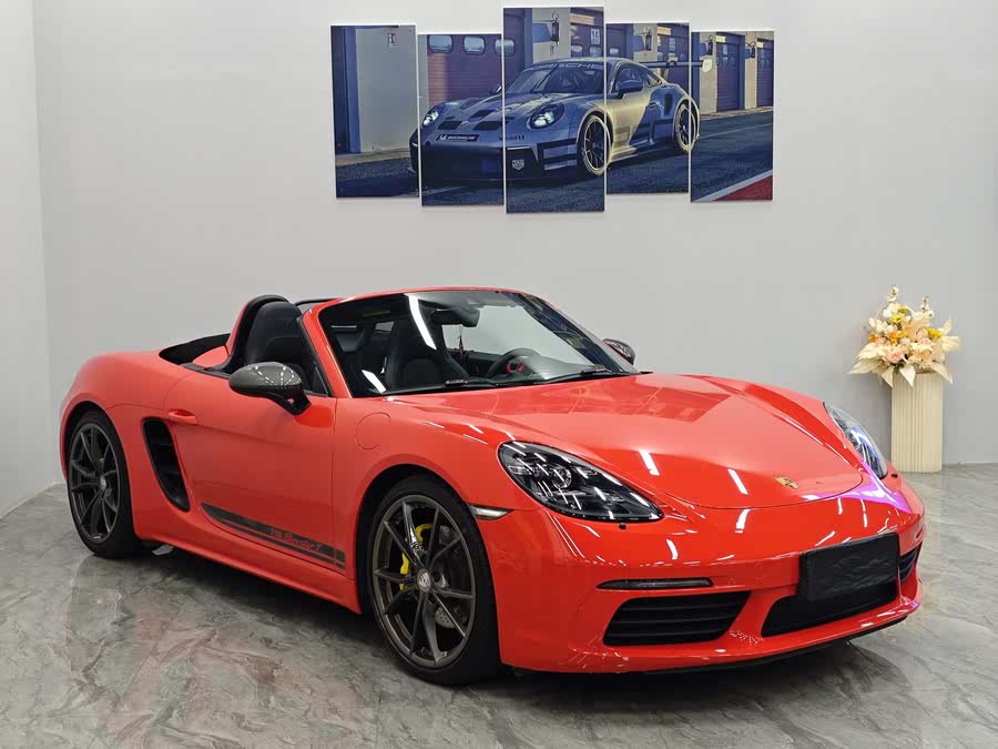 Discover undefined undefined Exterior Interior Images.Find all aspects and details of cars.