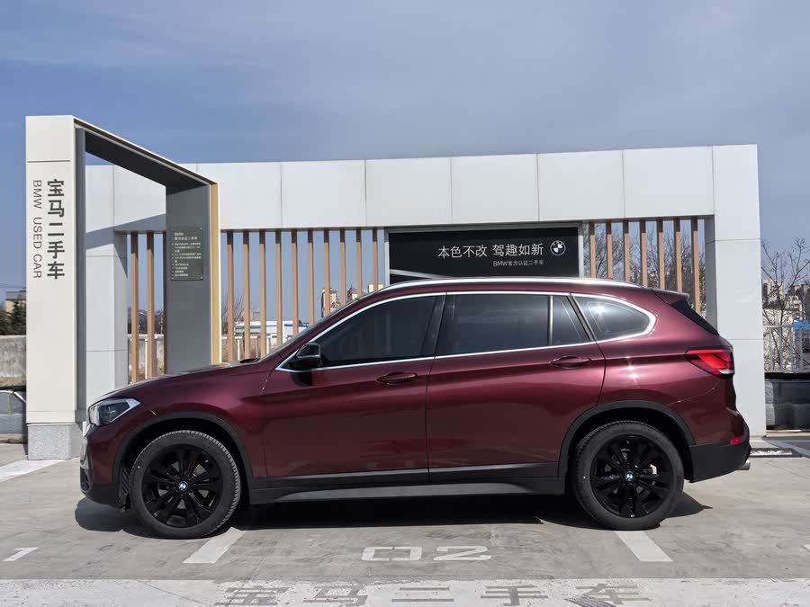 Discover undefined undefined Exterior Interior Images.Find all aspects and details of cars.