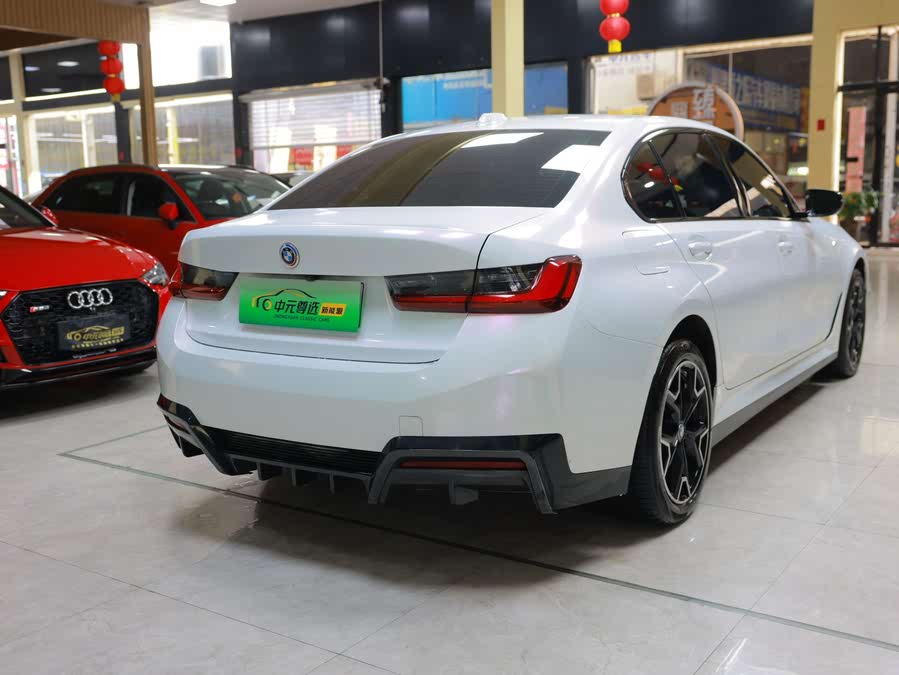 BMW i3 2024 eDrive 40 L Night Edition