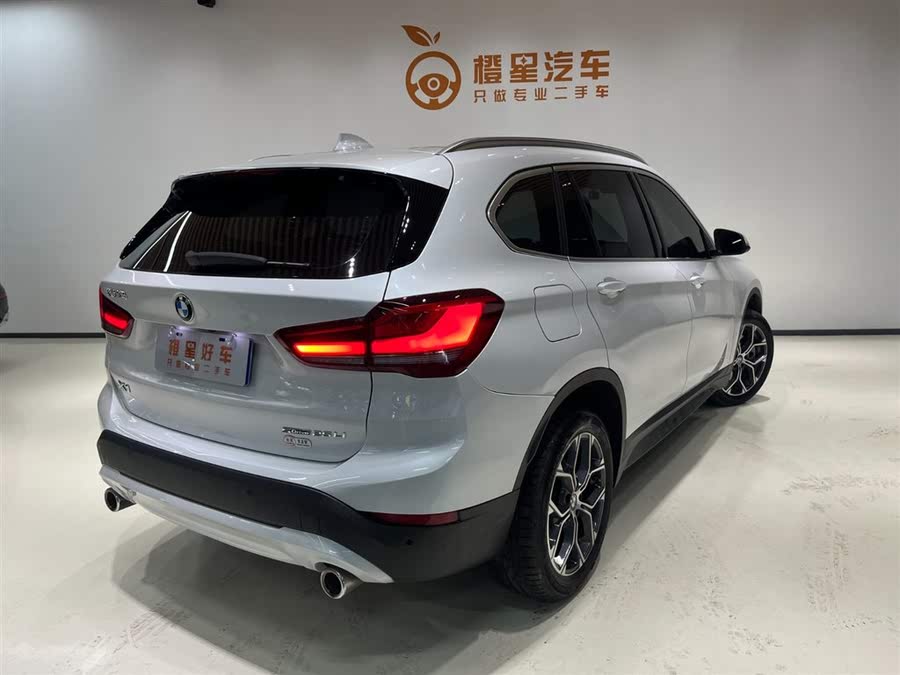 Discover undefined undefined Exterior Interior Images.Find all aspects and details of cars.