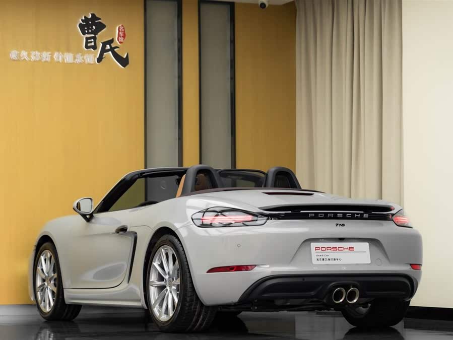 Discover undefined undefined Exterior Interior Images.Find all aspects and details of cars.