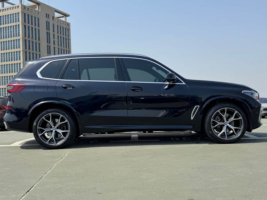 Discover undefined undefined Exterior Interior Images.Find all aspects and details of cars.