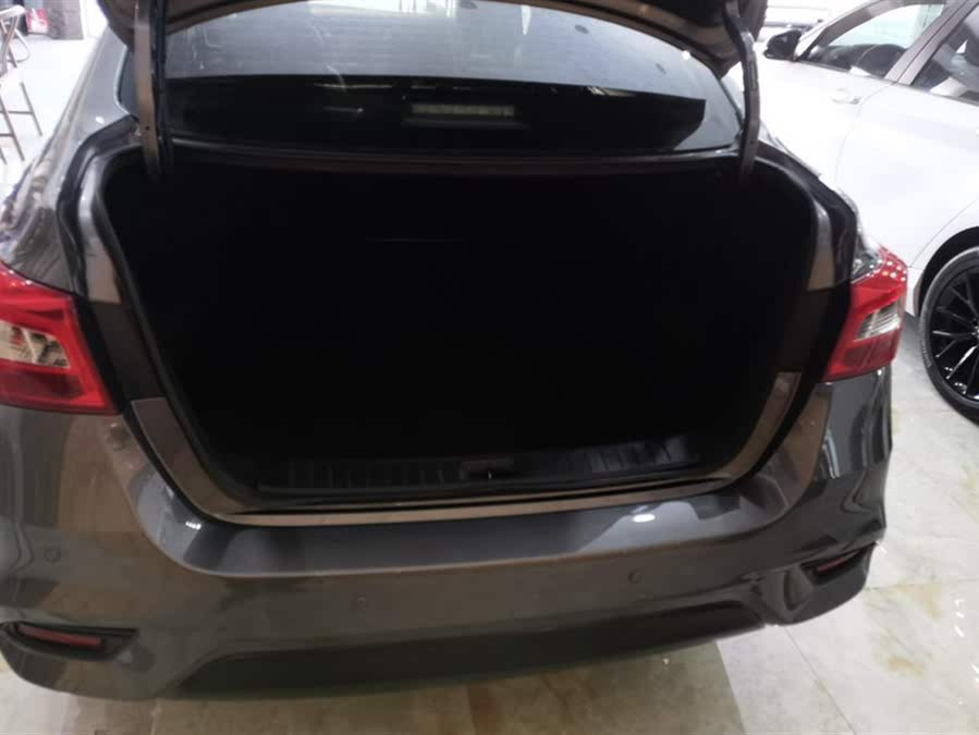 Discover undefined undefined Exterior Interior Images.Find all aspects and details of cars.