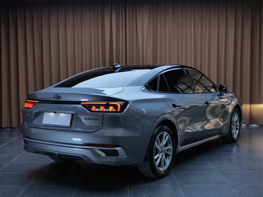 Discover undefined undefined Exterior Interior Images.Find all aspects and details of cars.