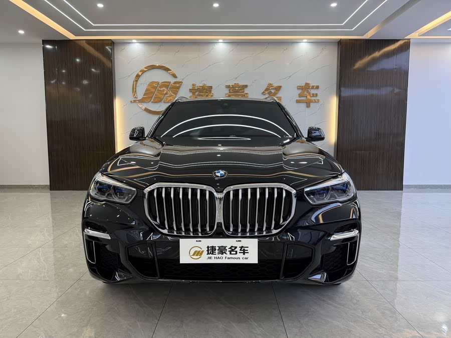 Discover undefined undefined Exterior Interior Images.Find all aspects and details of cars.