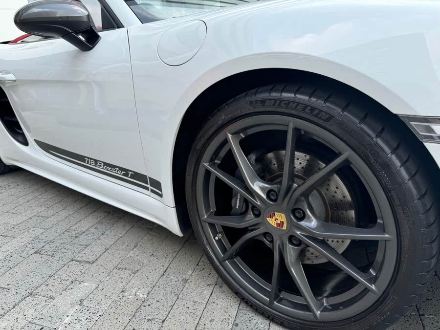 Discover undefined undefined Exterior Interior Images.Find all aspects and details of cars.