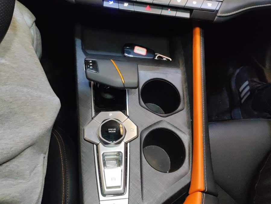 Discover undefined undefined Exterior Interior Images.Find all aspects and details of cars.