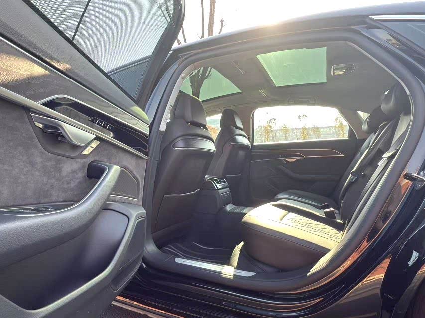 Discover undefined undefined Exterior Interior Images.Find all aspects and details of cars.