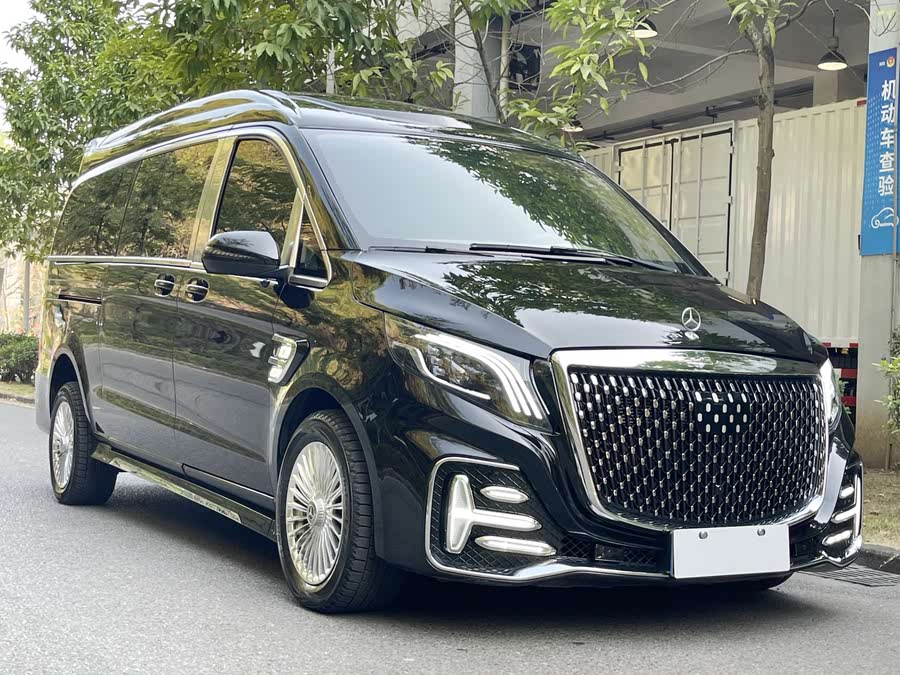Discover undefined undefined Exterior Interior Images.Find all aspects and details of cars.