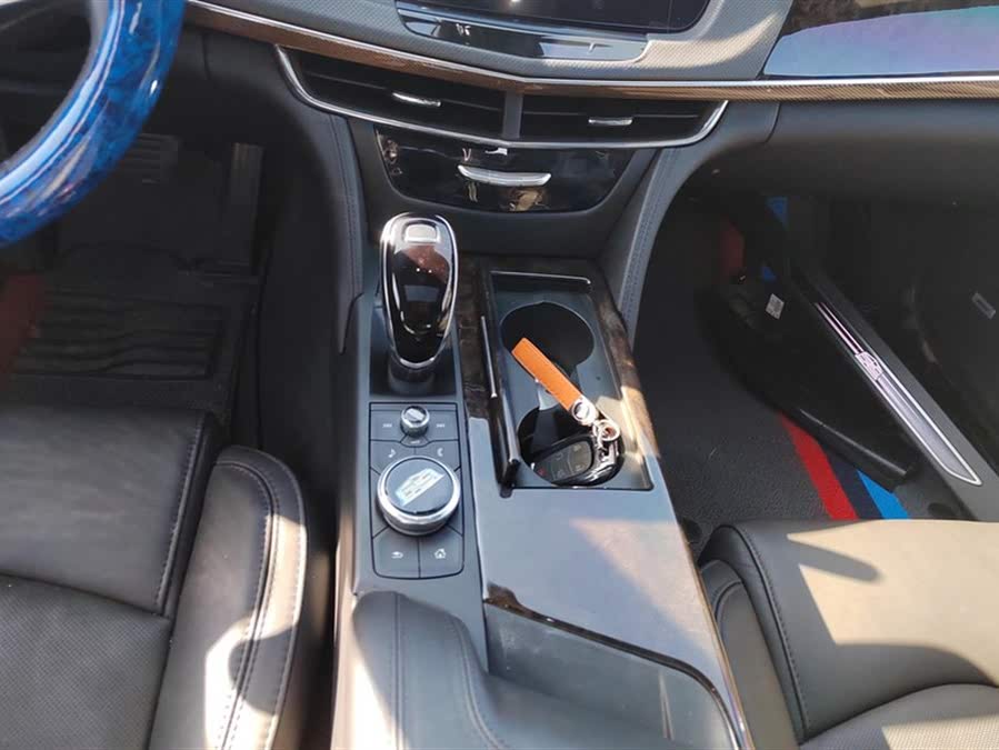 Discover undefined undefined Exterior Interior Images.Find all aspects and details of cars.
