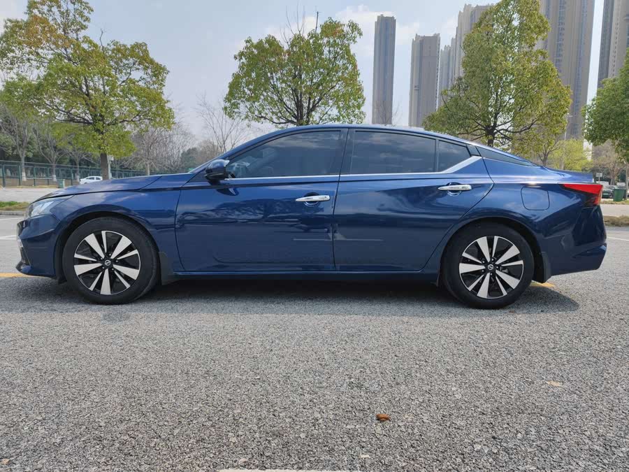 Discover undefined undefined Exterior Interior Images.Find all aspects and details of cars.