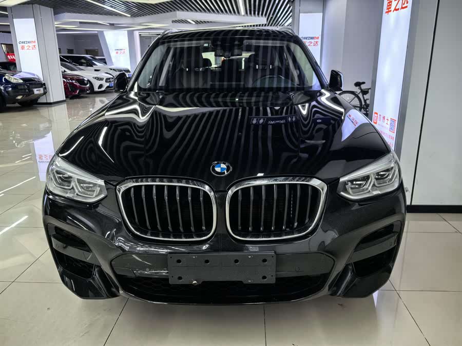Discover undefined undefined Exterior Interior Images.Find all aspects and details of cars.