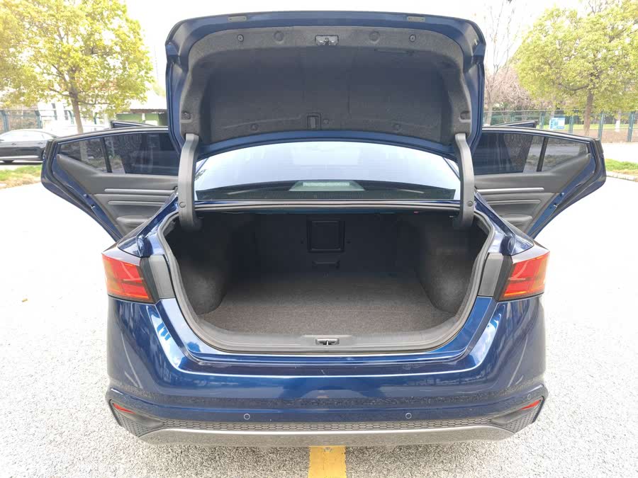 Discover undefined undefined Exterior Interior Images.Find all aspects and details of cars.