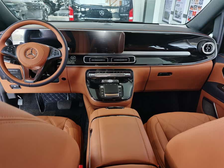 Discover undefined undefined Exterior Interior Images.Find all aspects and details of cars.
