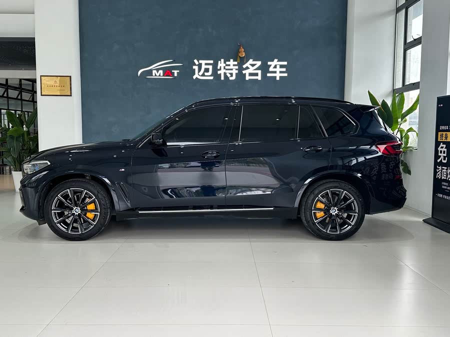 Discover undefined undefined Exterior Interior Images.Find all aspects and details of cars.