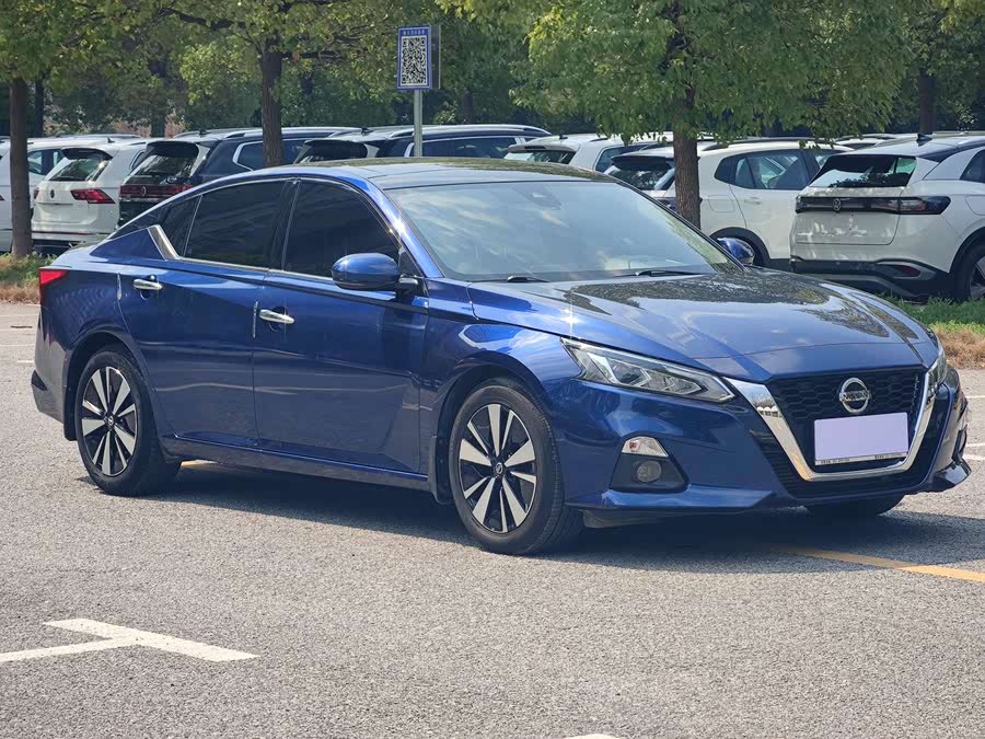 Discover undefined undefined Exterior Interior Images.Find all aspects and details of cars.