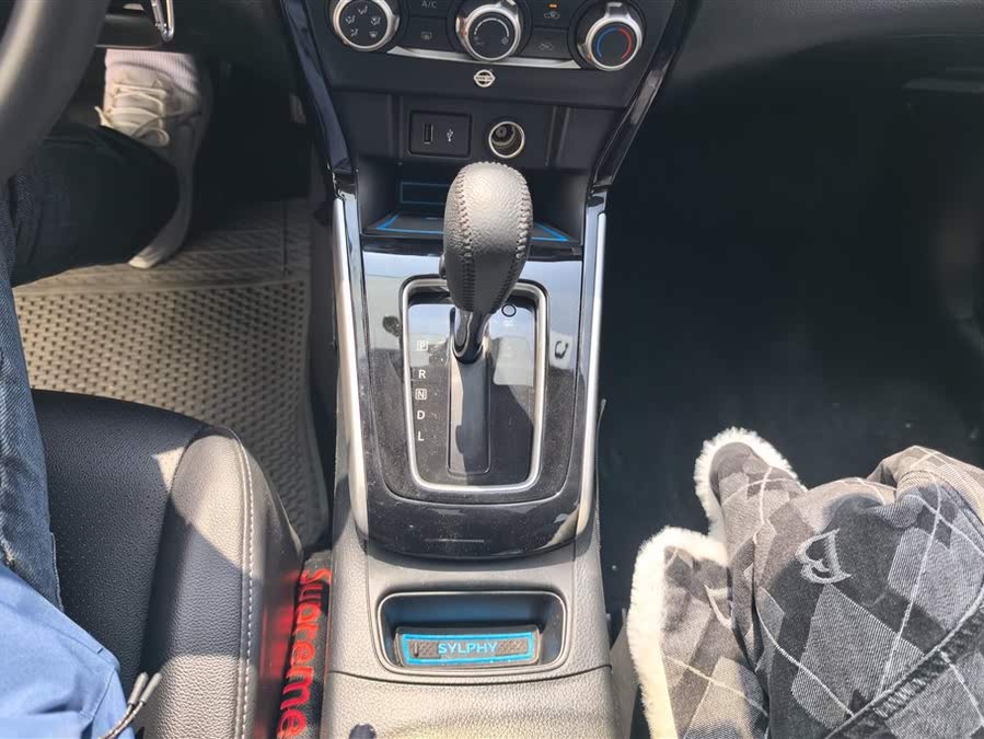 Discover undefined undefined Exterior Interior Images.Find all aspects and details of cars.