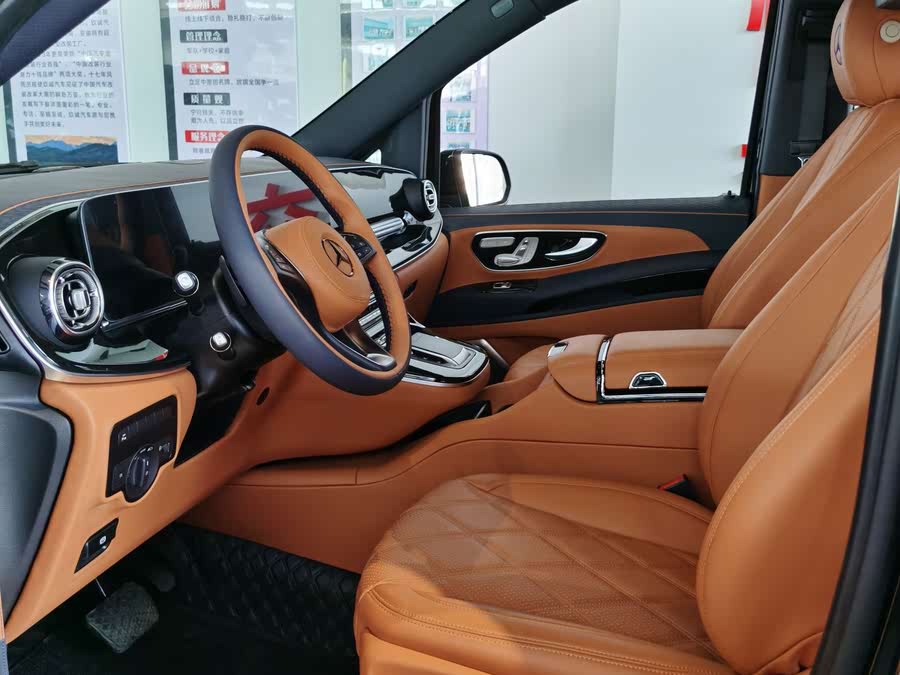 Discover undefined undefined Exterior Interior Images.Find all aspects and details of cars.