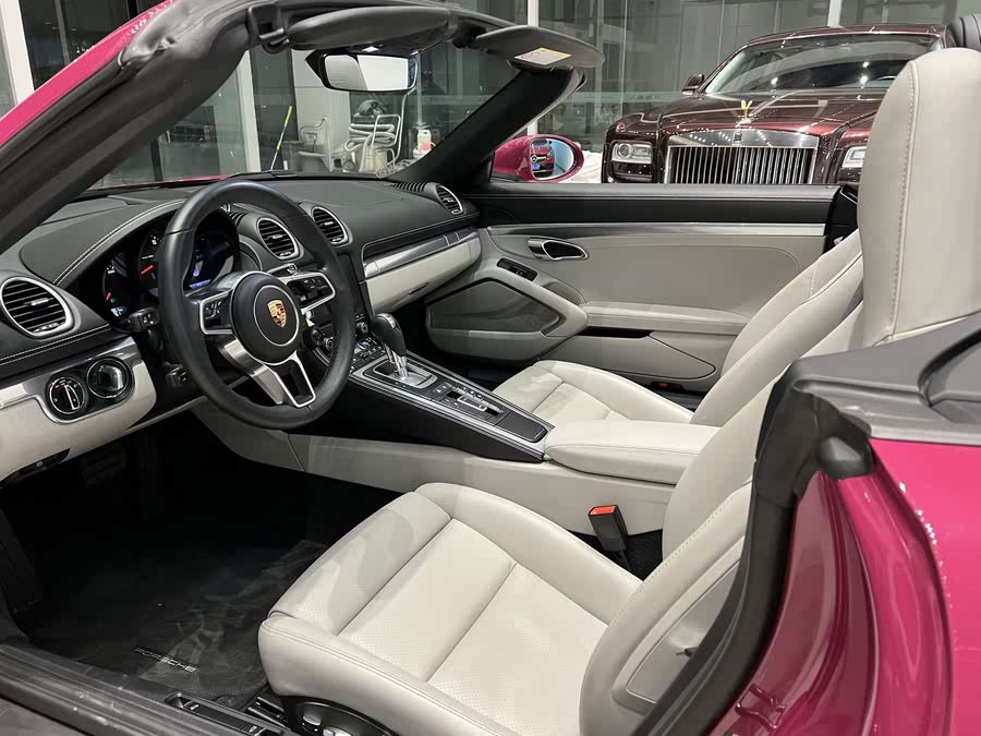 Discover undefined undefined Exterior Interior Images.Find all aspects and details of cars.
