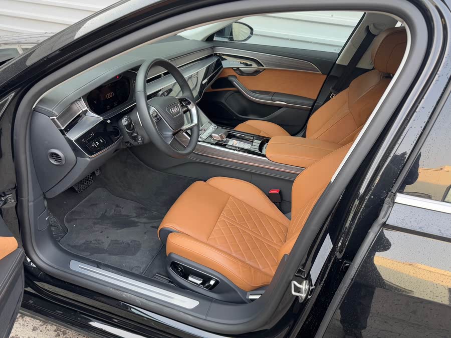 Discover undefined undefined Exterior Interior Images.Find all aspects and details of cars.