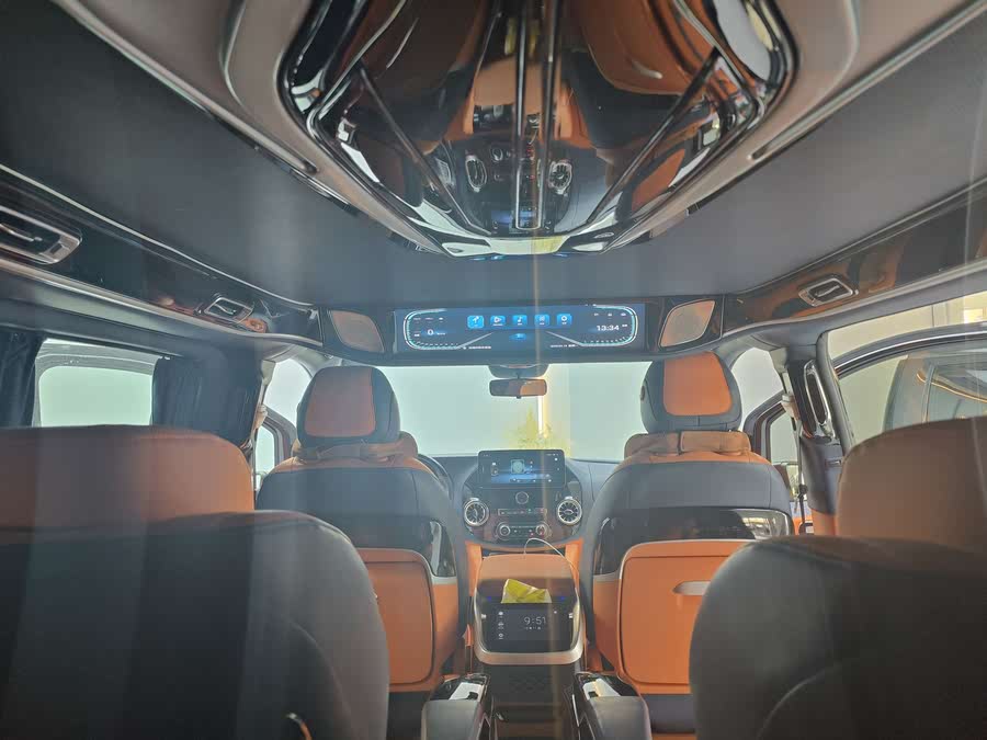 Discover undefined undefined Exterior Interior Images.Find all aspects and details of cars.