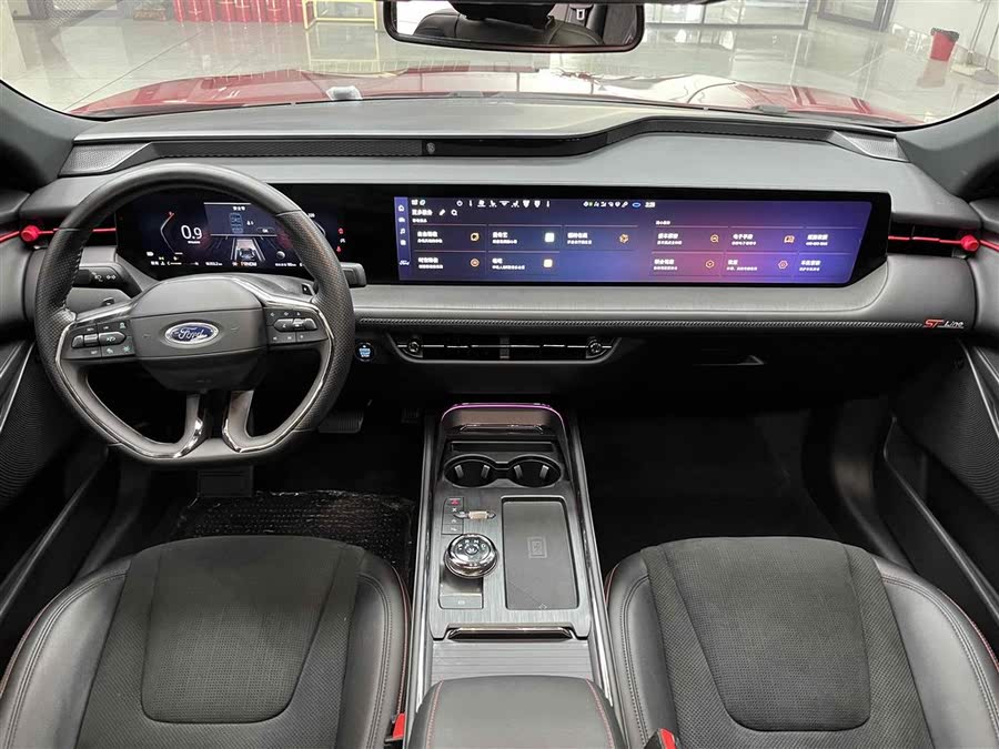 Discover undefined undefined Exterior Interior Images.Find all aspects and details of cars.